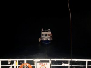 Silivri Açıklarında Sürüklenen Tekne Kurtarıldı