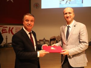 Amasya Üniversitesi’nde Başarılı Akademisyenler Ödüllendirildi