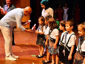 Miniklerin İlk Diploma Heyecanı