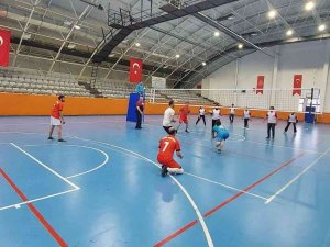 Kurumlar Arası Voleybol Turnuvasına Yoğun İlgi