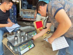 Akdeniz Zabıtasından Semt Pazarlarında Tartı Kontrolü