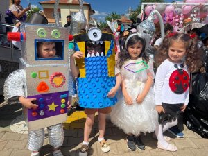 Minikler Atık Malzemelerle Defile Yaptılar