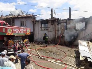 Yangın Dumanından Etkilenen Yaşlı Çift Hastaneye Kaldırıldı