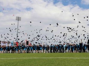 Esogü’de Mezuniyet Coşkusu Devam Ediyor