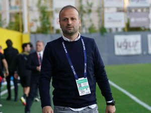 İ̇stanbulspor, Osman Zeki Korkmaz İle 3 Yıllık Yeni Sözleşme İmzaladı
