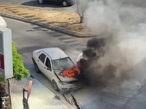 Eyüpsultan’da Otomobil Alev Alev Yandı