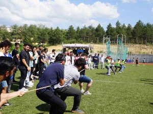 Kastamonu Üniversitesi Öğrencileri Bahar Şenlikleri’nde Hem Yarıştı Hem De Eğlendi