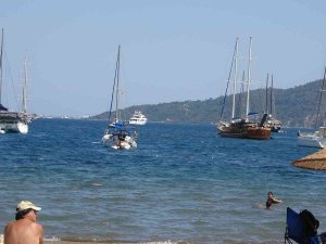 Marmaris’te, Denizi Tekneler Kapladı