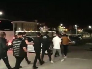 Van Polisi 1 Milyon 500 Bin Tl Haksız Kazanç Sağladığı Tespit 14 Şüpheliyi Gözaltına Aldı