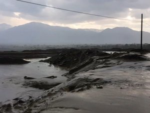 Erzincan’da Sel Felaketi, Kent Adeta Sular Altında Kaldı