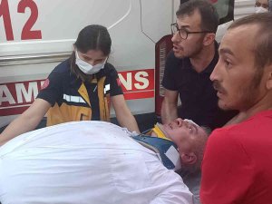 Kavgayı Ayırmak İsterken Hastanelik Oldu