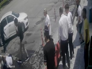 Edirne’de 2 Bulgar İş İnsanını Kaçırma Girişimi Güvenlik Kamerasında: Polis Olarak Tanıtıp Kelepçelemeye Çalıştılar