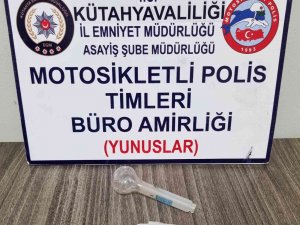 Kütahya’da İki Kişinin Bulunduğu Araçta Uyuşturucu Ele Geçirildi