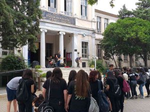 İ̇zmir’de Lise Öğrencileri Yılın Yorgunluğunu Festivalle Attı