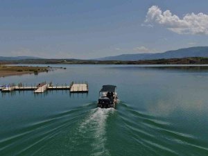Afrika Çöllerini Aratmıyordu Şimdi Üzerinde Tekneler Tur Atıyor