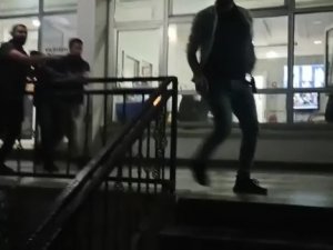 Bursa’da Hapis Cezası Olan Şahıs Uyuşturucuyla Yakalanıp Tutuklandı