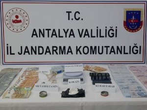 Uyuşturucuyu Piyasaya Süremeden Yakalandı