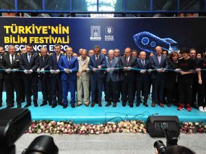 Bakan Özer: "Katma Değeri Yüksek Olan Ürünler Üretemezseniz Dünya İle Rekabet Edebilmeniz Mümkün Değil"