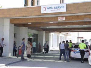Karaman’da Okul Servisi İle Otomobil Çarpıştı: 13 Yaralı