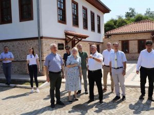 Rektör Özkan: "Üniversitemiz Ve Batem, Araştırmalarıyla Antalya Tarımına Öncü Olmaya Devam Ediyor"