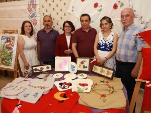 El Emeği Eserler Yıl Sonu Sergilerinde