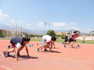 Büyükşehirden Minikler Atletizm Şenliği
