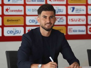 Antalyaspor’un Yeni Transferi Soner Aydoğdu Resmi İmzayı Attı