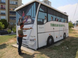 Toroslar’da Elektrik Trafosu Belediye Servis Otobüsü Görünümüne Dönüştü