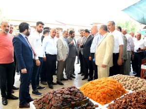 Başkan Gürkan, Şire Pazarında Esnaf İle Bir Araya Geldi