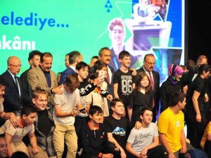 Bakan Özer: "Hedef 1 Milyon Genci Meslek Eğitim Merkezleriyle Buluşturmak"