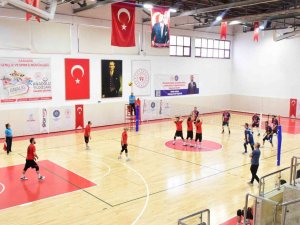 Karabük’te Türkiye İ̇şitme Engelliler Voleybol Erkekler 1.ligi’ne Yükselme Maçları Başladı