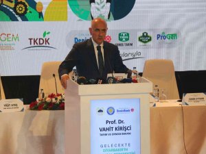 Tarım Ve Orman Bakanı Kirişci Diyarbakır’da Çiftçilerle Bir Araya Geldi