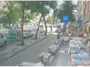 Laf Attıkları Kızları Arabayla Ezdiler, O Anlar Güvenlik Kameralarına Yansıdı