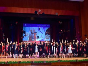 Anadolu Üniversitesi Lisansüstü Mezunlarını Uğurladı