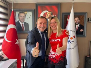 Fransa’da Altın Madalyanın Sahibi Fatma Damla Altın