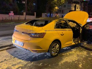 Bahçelievler’de Ticari Taksi Alev Alev Yandı