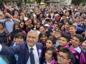 Üsküdar’da Çocuk Üniversitesi Mezuniyet Coşkusu Yaşandı