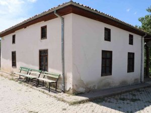 Tarihi Camii Restorasyon Bekliyor.