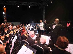 1. Ulusal Mandolin Festivaline Muhteşem Başlangıç
