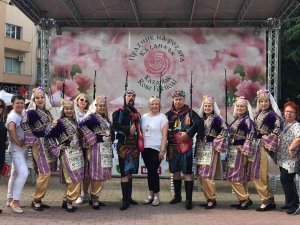 Balkanika Halk Oyunları Topluluğu, Bulgaristan’da Yapılan ‘Uluslararası Kazanlık Gül Festivali’ne Katıldı