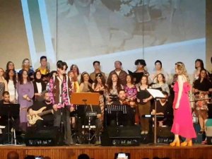 Eskişehir Toki̇ Şehit İ̇kram Cirit Anadolu Lisesi’nin ‘Unutulmayan Şarkılar’ Konseri İlgi Gördü