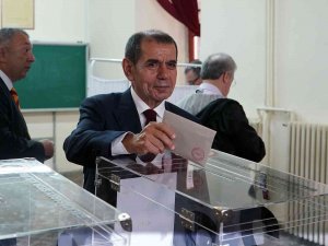 Dursun Özbek Oyunu Kullandı