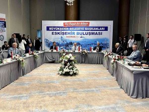 Chp’li Büyükşehir Belediye Başkanları Eskişehir’de Bir Araya Geldi