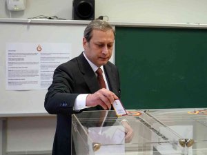 Burak Elmas Oyunu Kullandı