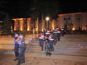Çelik Gergi Kayışı Hırsızlarına Jandarmadan Suçüstü