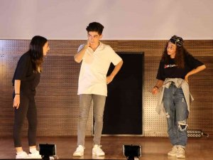 Kayıp Hayatlar Oyunuyla Uyuşturucuyla Mücadeleye Dikkat Çekildi