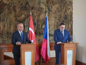 Bakan Çavuşoğlu: “Helikopterin Düştüğü Bölge Bulundu Ama Helikopterdeki Kişiler Hakkında Bilgi Edinemedik”