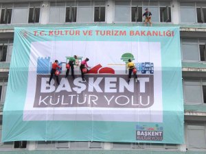 Yer Çekimine Meydan Okudular, 35 Metre Yükseklikte Resimle Dansı Birleştirdiler