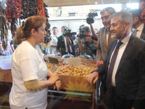 Hazine Ve Maliye Bakanı Nebati, Gaziantep’te Vatandaşlarla Bir Araya Geldi