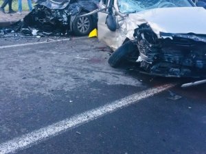 Kars’ta İki Otomobil Çarpıştı: 3 Yaralı